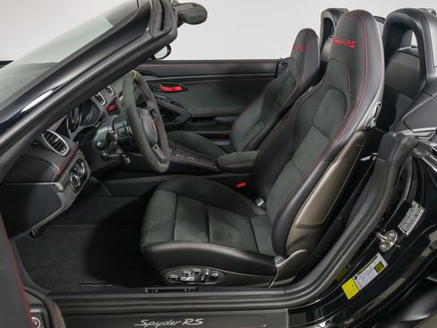 Used 2024 Porsche 718 Boxster Spyder RS w/ Light Design Package image 30