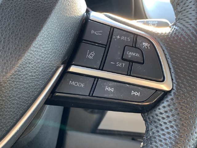 Used 2023 Toyota Sienna Limited FWD image 23