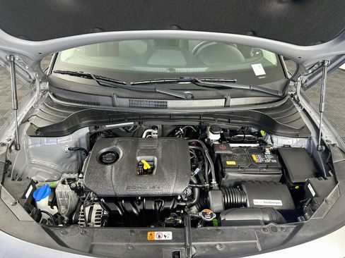 Used 2025 Kia Soul LX w/ LX Technology Package FWD image 32