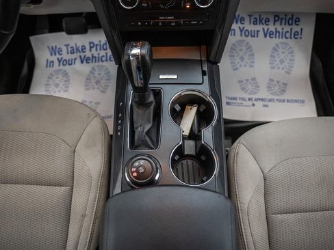 Used 2018 Ford Explorer XLT AWD/4WD image 24