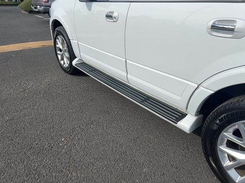 Used 2017 Ford Expedition Limited AWD/4WD image 6