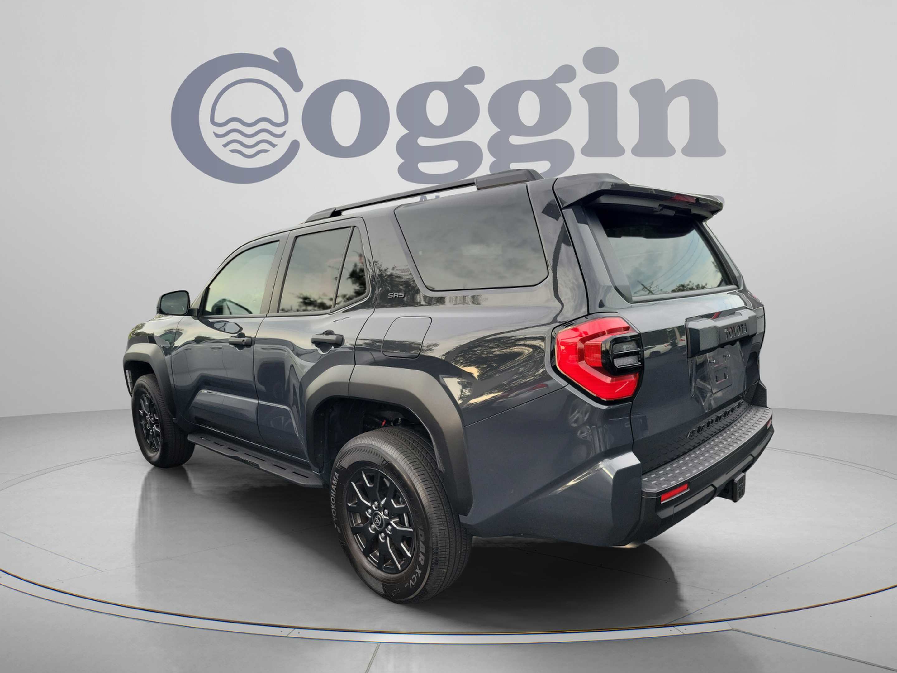 Used 2025 Toyota 4Runner SR5 AWD/4WD image 3