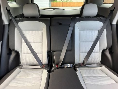 Used 2024 GMC Terrain SLE FWD image 28