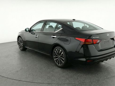 Used 2025 Nissan Altima 2.5 SV image 6