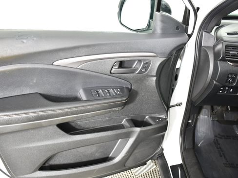 Used 2022 Honda Passport TrailSport image 39