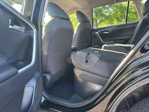 Used 2025 Toyota RAV4 XLE AWD/4WD image 26