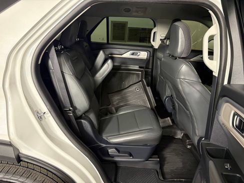 Certified 2025 Ford Explorer Active w/ Active Comfort Package AWD/4WD image 37