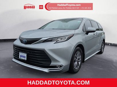 Used 2023 Toyota Sienna XLE