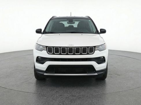 Used 2025 Jeep Compass Limited AWD/4WD image 2