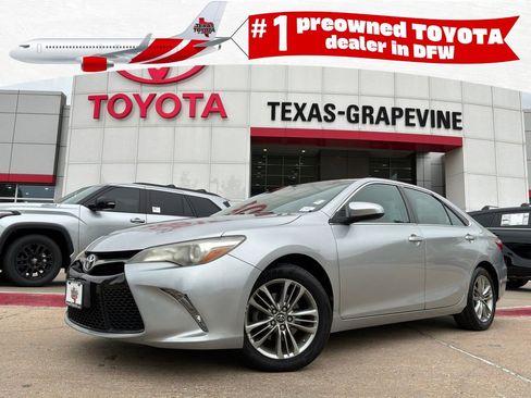 Used 2016 Toyota Camry SE FWD image 1