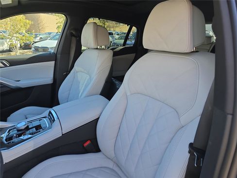 New 2026 BMW X6 M60i image 21