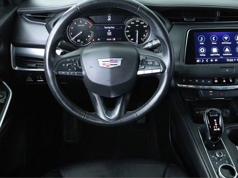 Used 2022 Cadillac XT4 Premium Luxury w/ Safety Alert Package AWD/4WD image 11