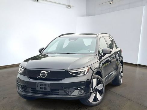 Used 2023 Volvo XC40 Recharge Plus AWD/4WD image 2