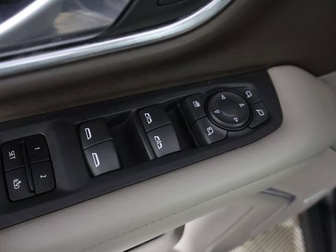 Used 2021 Chevrolet Suburban Z71 w/ Z71 Off-Road Package image 38