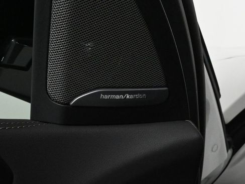 Used 2026 BMW X5 xDrive40i w/ M Sport Package image 30