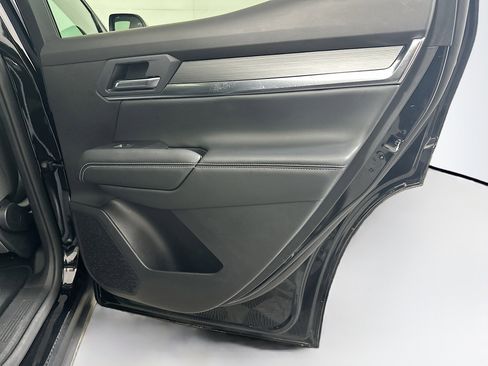 Used 2025 GMC Terrain Elevation image 31