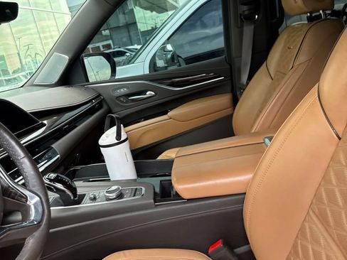 Used 2022 Cadillac Escalade Premium Luxury w/ Performance Package AWD/4WD image 9