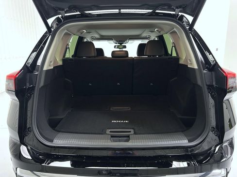 New 2026 Nissan Rogue Platinum AWD/4WD image 9