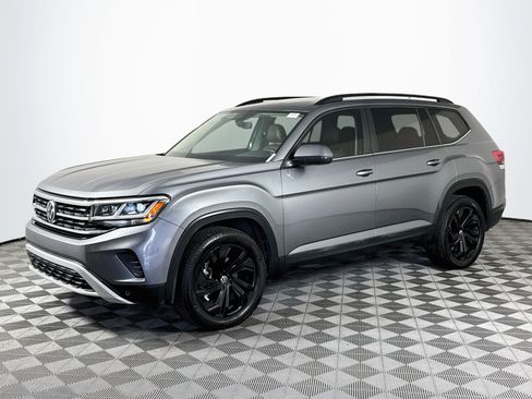 Used 2022 Volkswagen Atlas SE w/ Panoramic Sunroof Package FWD image 4