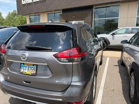 Used 2018 Nissan Rogue SV w/ Premium Package AWD/4WD image 10