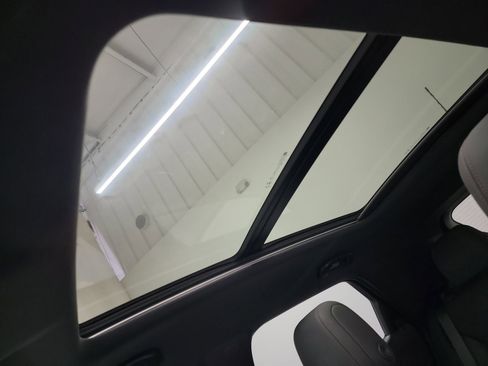 Used 2021 Chevrolet TrailBlazer RS w/ Sun and Liftgate Package image 24