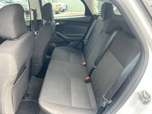 Used 2017 Ford Focus SE FWD image 13