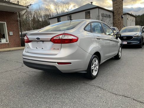 Used 2019 Ford Fiesta SE image 5
