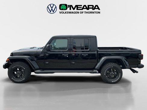 Used 2026 Jeep Gladiator Sport AWD/4WD image 2