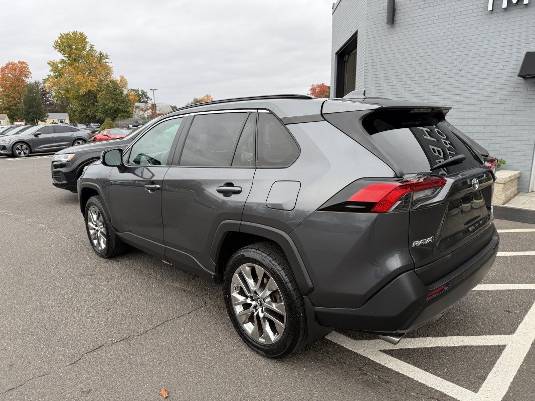 Used 2019 Toyota RAV4 XLE Premium w/ Cold Weather Package AWD/4WD image 10
