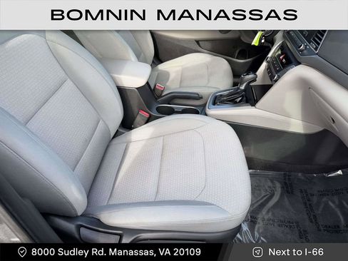 Used 2017 Hyundai Elantra SE image 9
