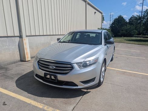 Used 2019 Ford Taurus SE FWD image 1