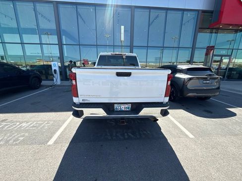 Used 2021 Chevrolet Silverado 2500 LT AWD/4WD image 4