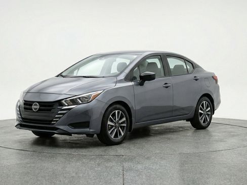 Used 2025 Nissan Versa SV FWD image 3