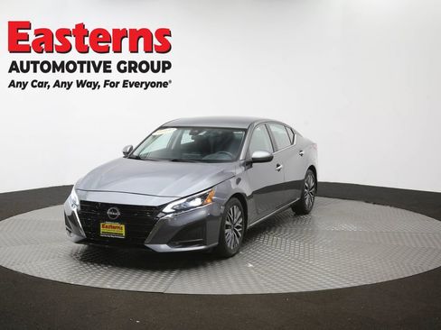 Used 2023 Nissan Altima 2.5 SV FWD image 53