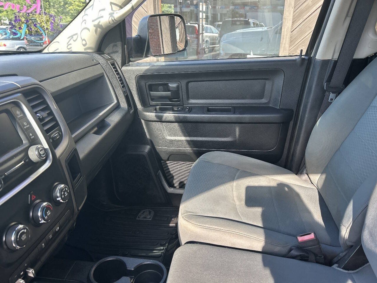 Used 2015 RAM 2500 Tradesman w/ Chrome Appearance Group AWD/4WD image 10