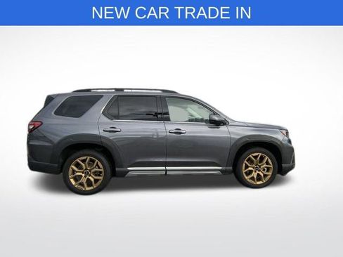 Used 2023 Honda Pilot Elite image 9