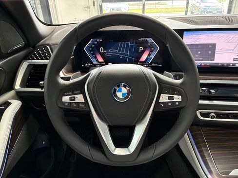 Used 2025 BMW X5 xDrive50e w/ Premium Package image 16