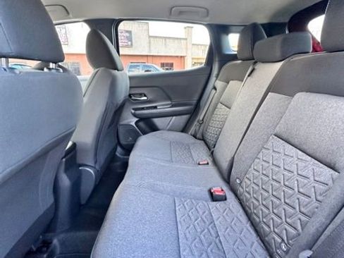 Certified 2025 Nissan Kicks SV image 29