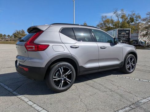 New 2026 Volvo XC40 B5 Core AWD/4WD image 6