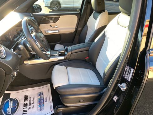 Used 2022 Mercedes-Benz GLB 250 image 10