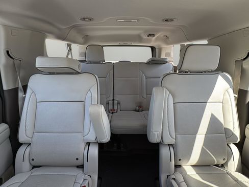 Used 2022 GMC Yukon XL Denali image 15