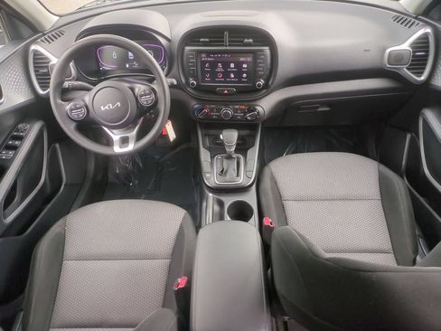 Used 2023 Kia Soul LX w/ LX Technology Package FWD image 17