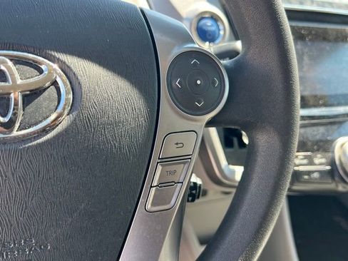 Used 2016 Toyota Prius V Three FWD image 18
