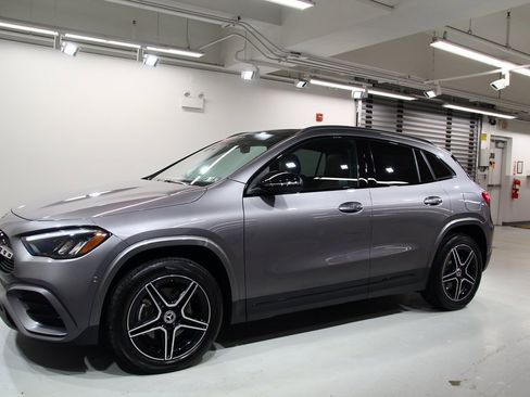 Used 2025 Mercedes-Benz GLA 250 4MATIC image 15