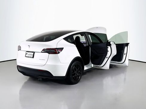 Used 2025 Tesla Model Y Long Range AWD/4WD image 31