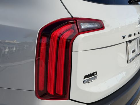 Certified 2022 Kia Telluride EX w/ EX Premium Package image 10