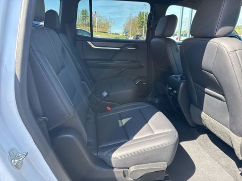 Used 2024 GMC Acadia Elevation AWD/4WD image 41
