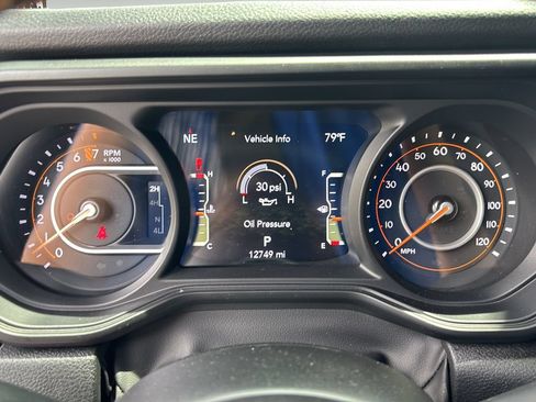 Used 2024 Jeep Gladiator Sport AWD/4WD image 25