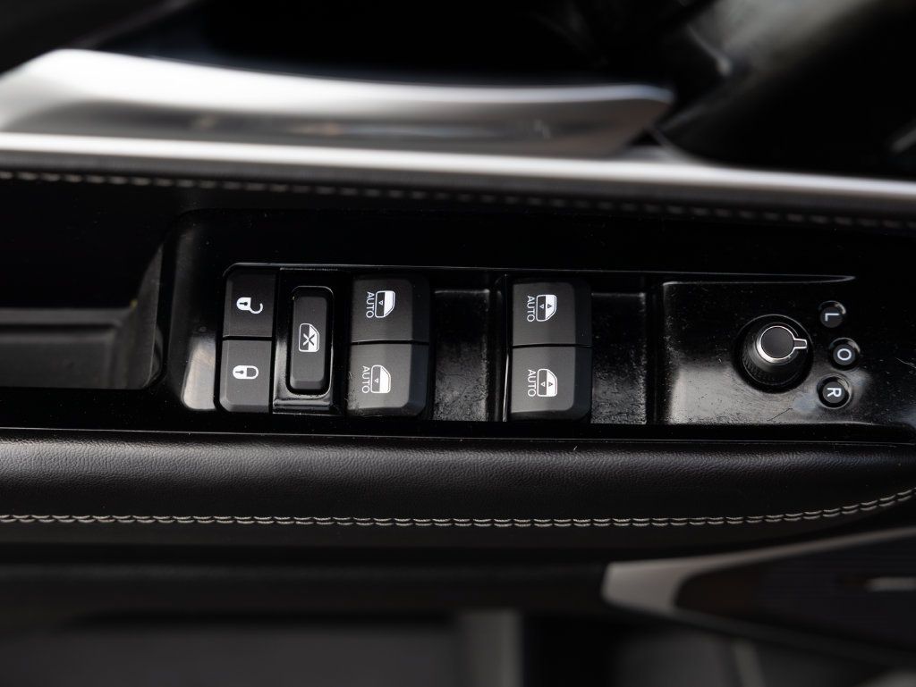 Used 2022 Jeep Wagoneer Series I AWD/4WD image 25
