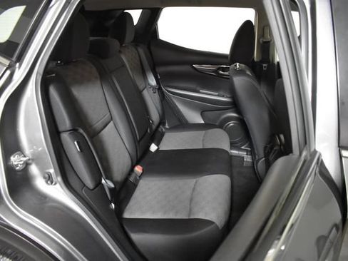 Used 2022 Nissan Rogue Sport SV AWD/4WD image 32